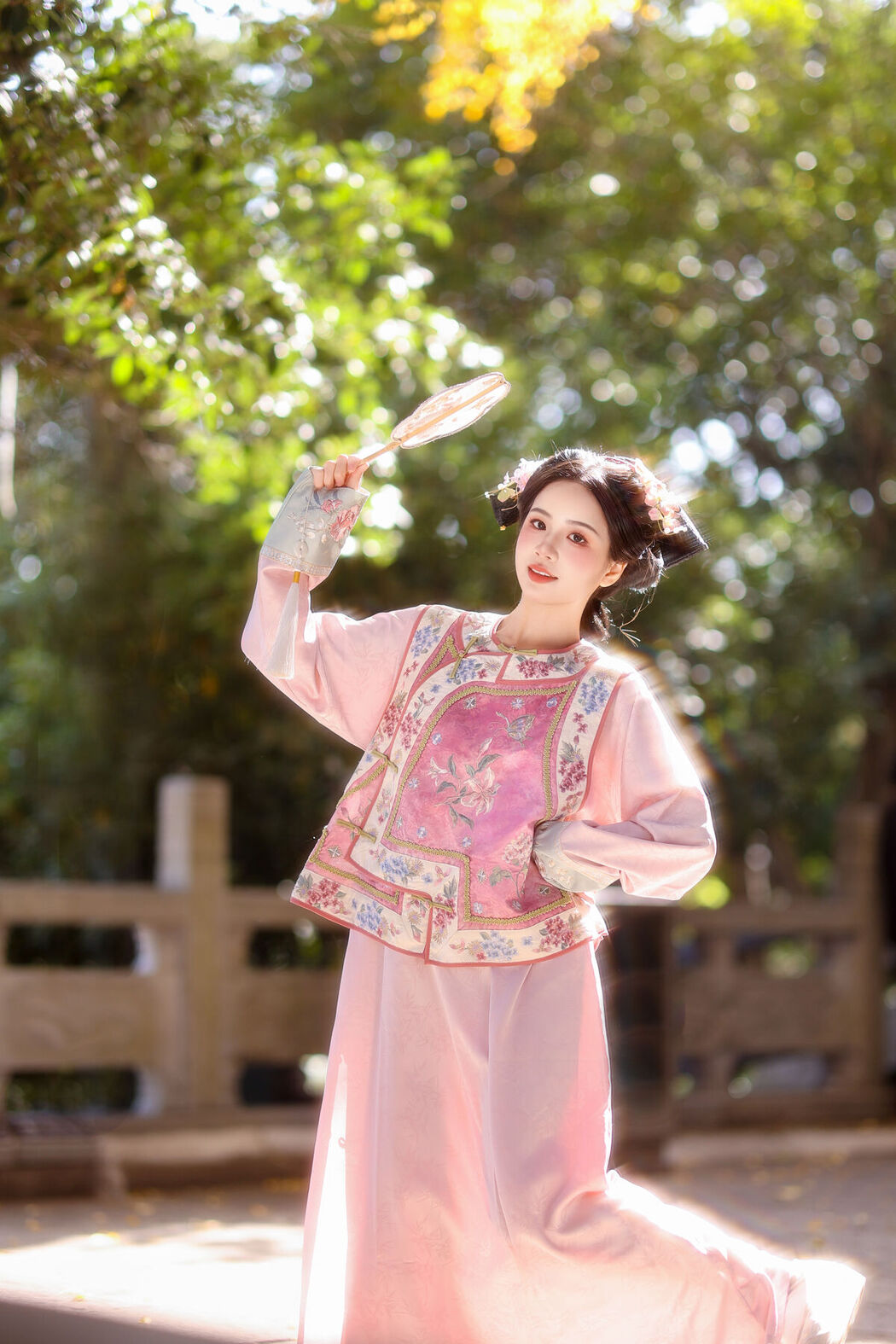 YiTuYu艺图语 Vol.8171 小杜同学 (26P)