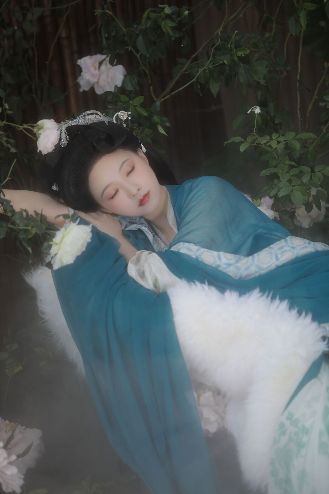 YiTuYu艺图语 Vol.8172 一固美撇捺 (22P)