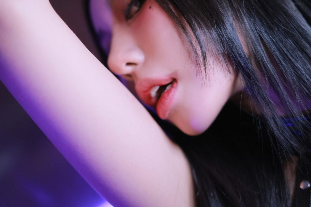 Dongeuran 동그란 – Devils Tongue B