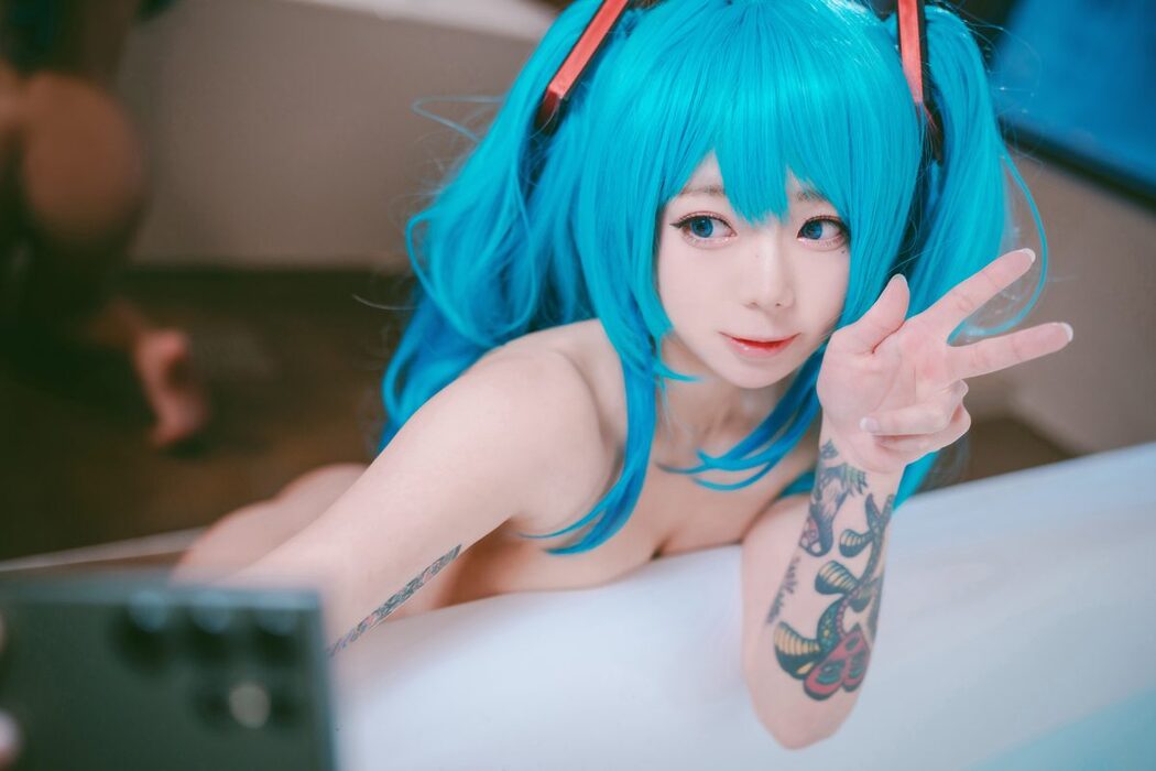 Maruemon 마루에몽 – Plug Me In Miku B
