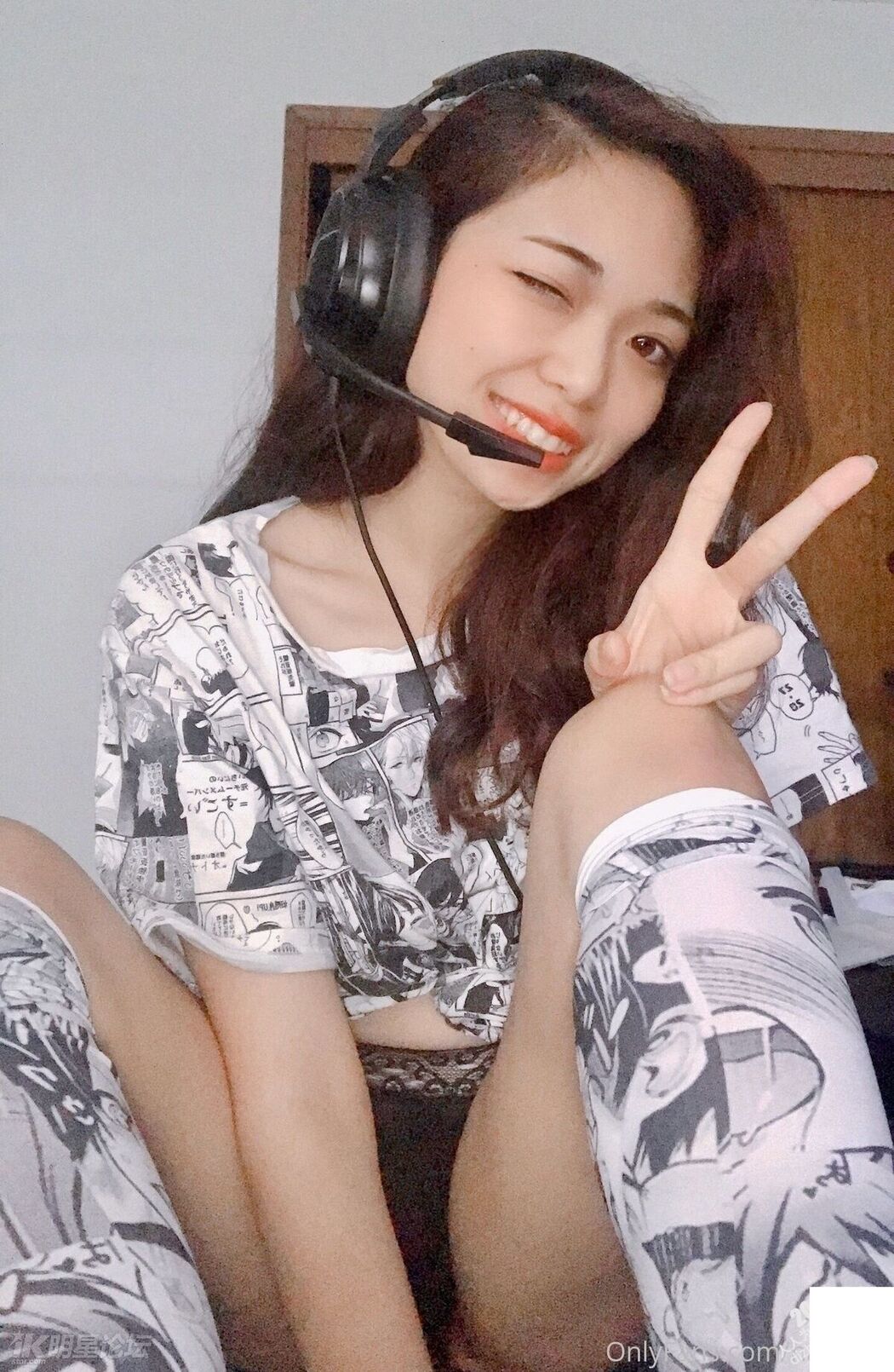 MeiKou Meikoui – OnlyFan极品女神 她是谁的公主 Part01 (64P)