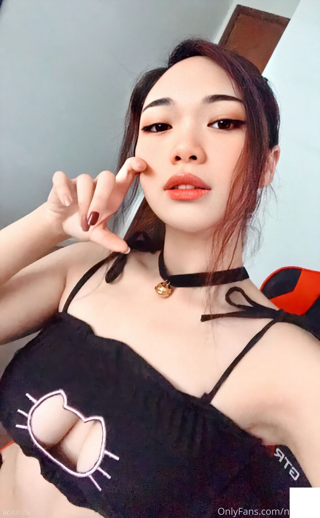 MeiKou Meikoui – OnlyFan极品女神 她是谁的公主 Part01 (64P)