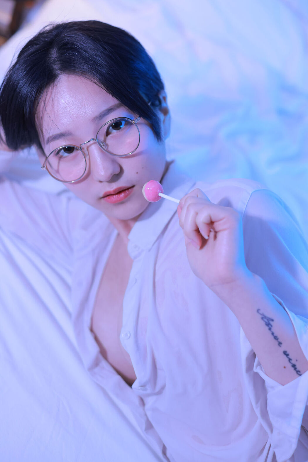 Sehee 세희 &#8211; Glasses Shirt Part1