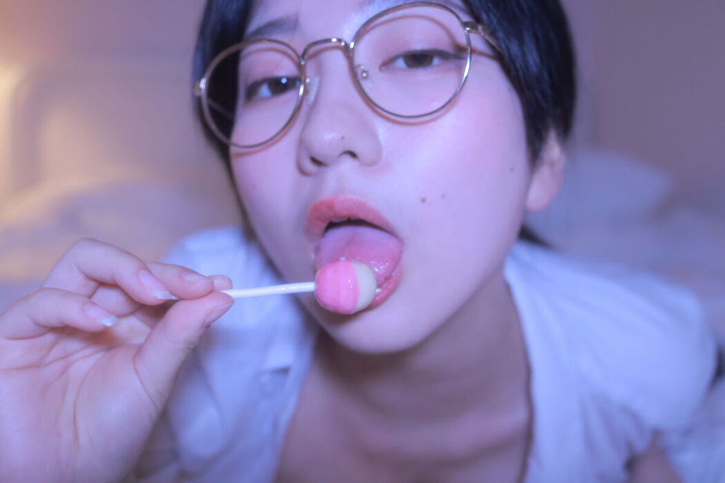 Sehee 세희 &#8211; Glasses Shirt Part2