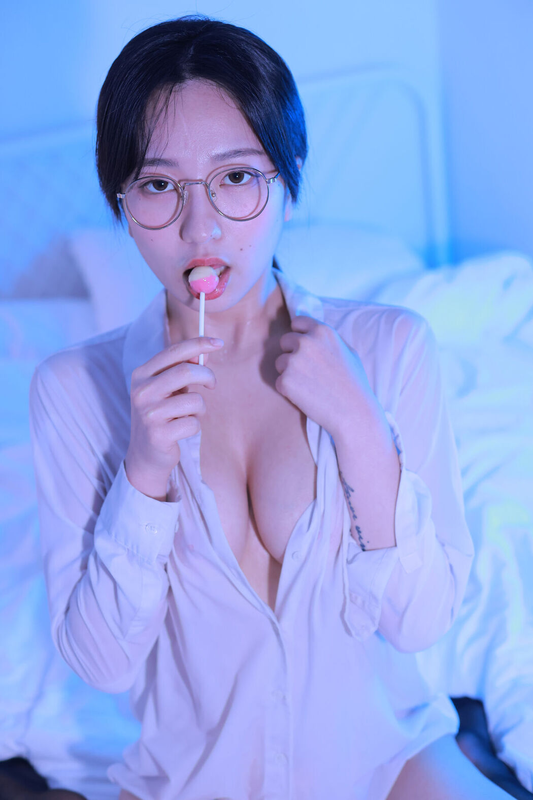 Sehee 세희 &#8211; Glasses Shirt Part1
