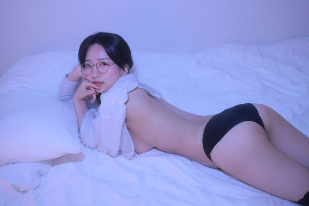 Sehee 세희 – Glasses Shirt Part2