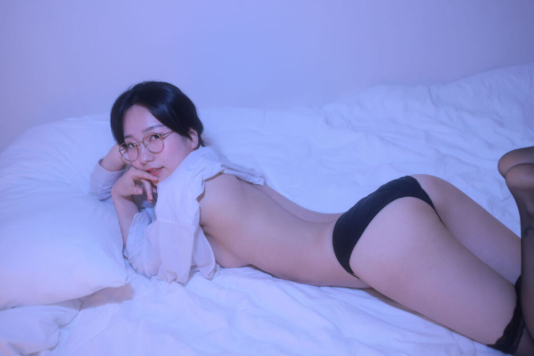 Sehee 세희 – Glasses Shirt Part2