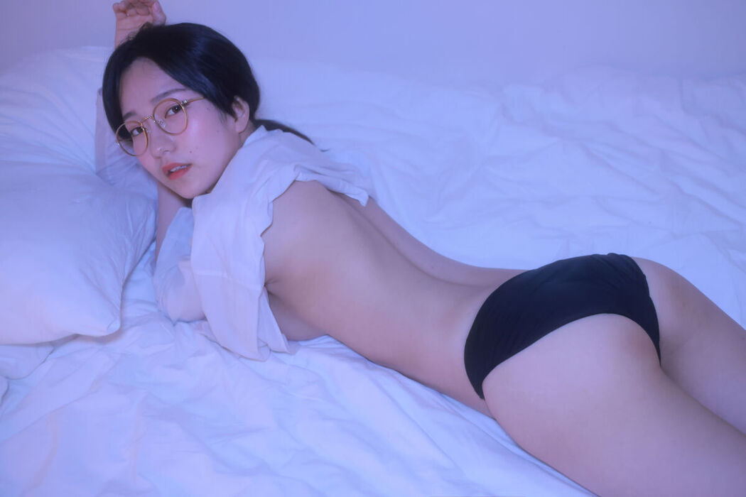 Sehee 세희 – Glasses Shirt Part2