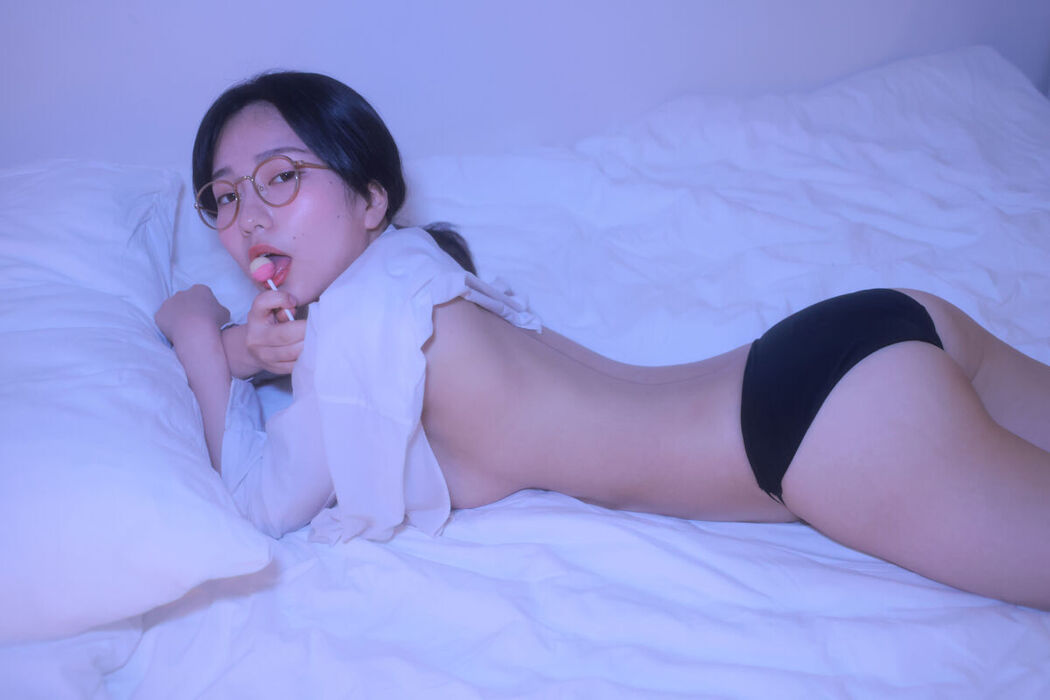 Sehee 세희 – Glasses Shirt Part2
