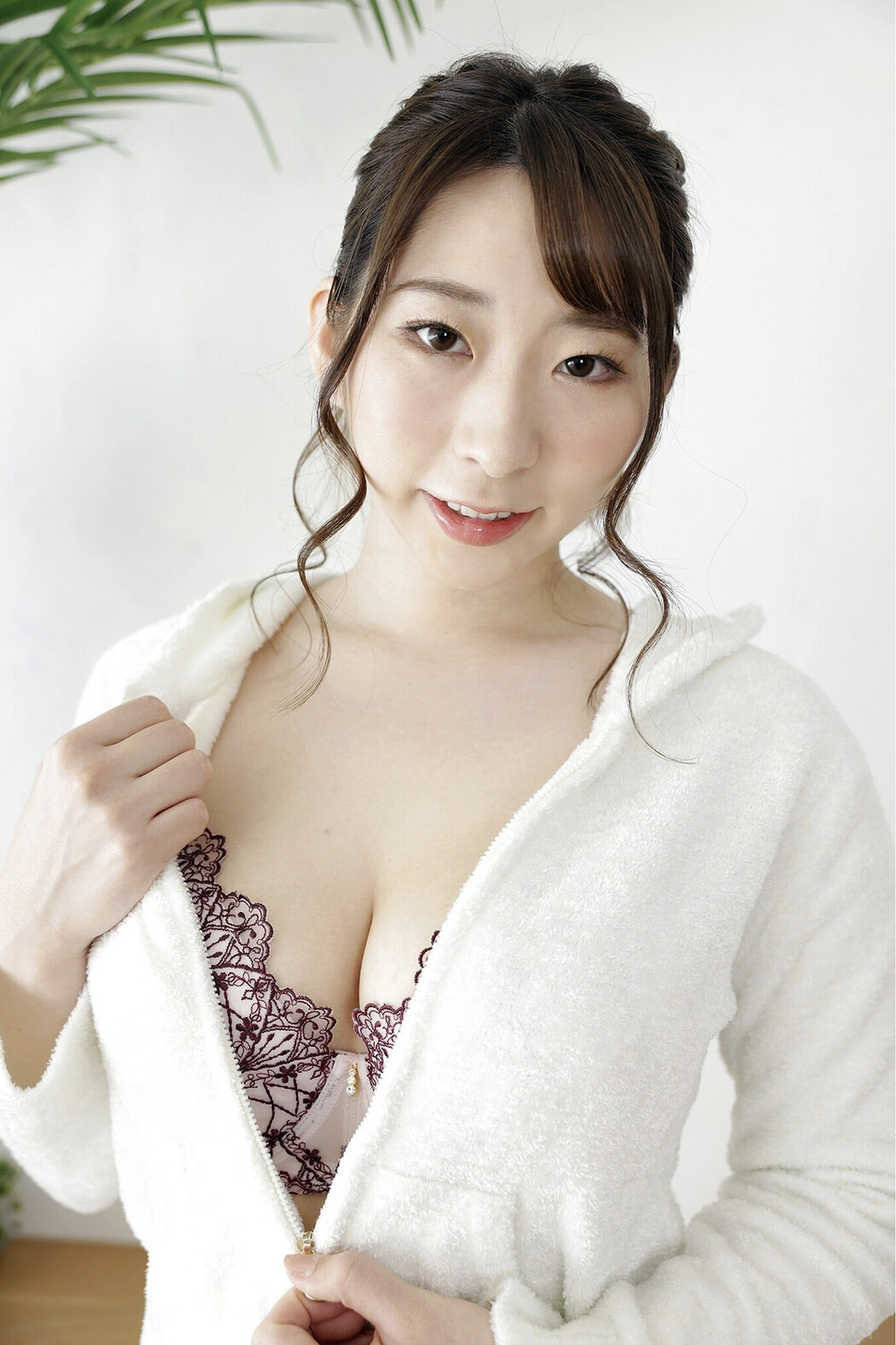 Monami Takarada 宝田もなみ, ヌード写真集 「爆乳温泉旅行」 Set.01 Cover Photo