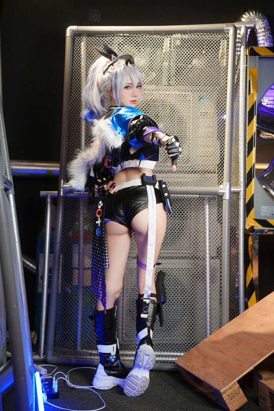 Coser@Sally多啦雪 Sally Dorasnow – Silver Wolf (25P – 3V)