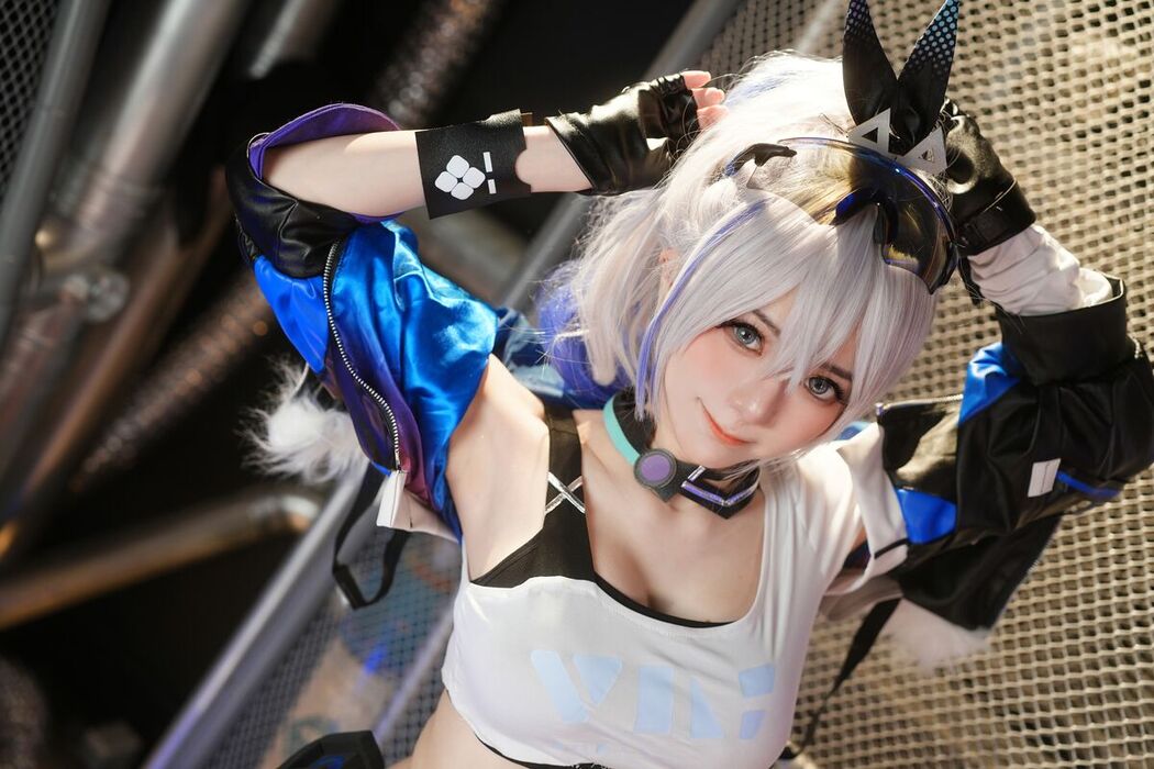 Coser@Sally多啦雪 Sally Dorasnow – Silver Wolf (25P – 3V)