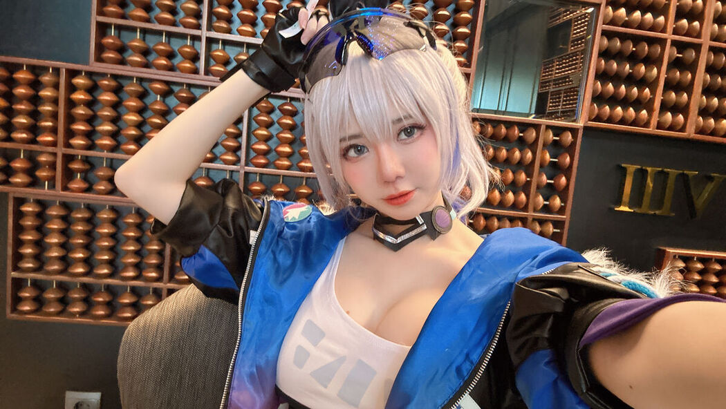 Coser@Sally多啦雪 Sally Dorasnow – Silver Wolf (25P – 3V)