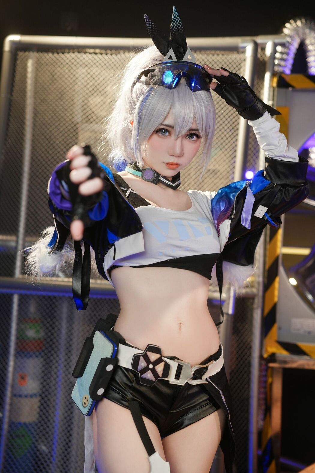 Coser@Sally多啦雪 Sally Dorasnow – Silver Wolf (25P – 3V)