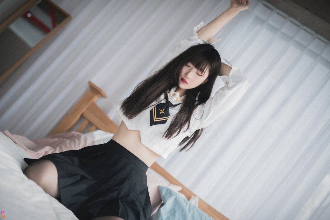 PINK Sin Na Rin – Come Here Slaves