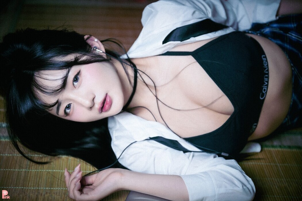 PINK RIBBON Jina – 지나의 교복 생활_Dark ver