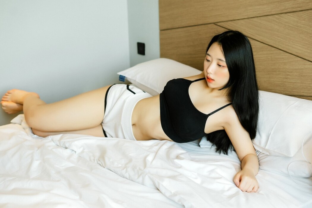 Moon Night Snap Dame 담 – Girlfriend