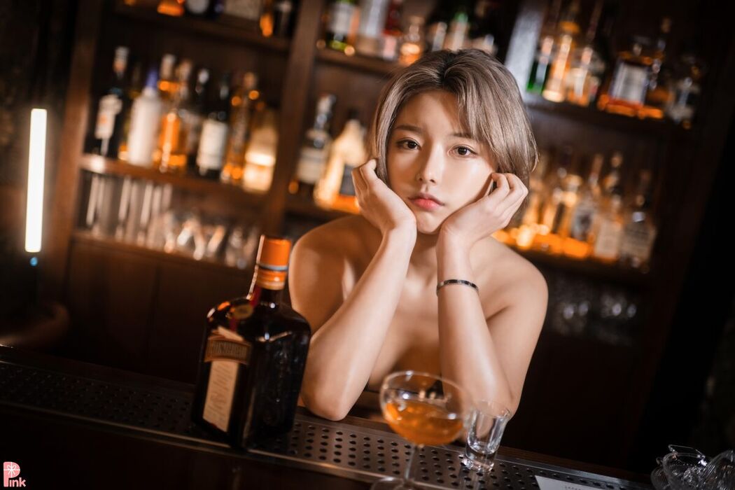 PINK U.Hwa 은유화 – Secret Present No.01