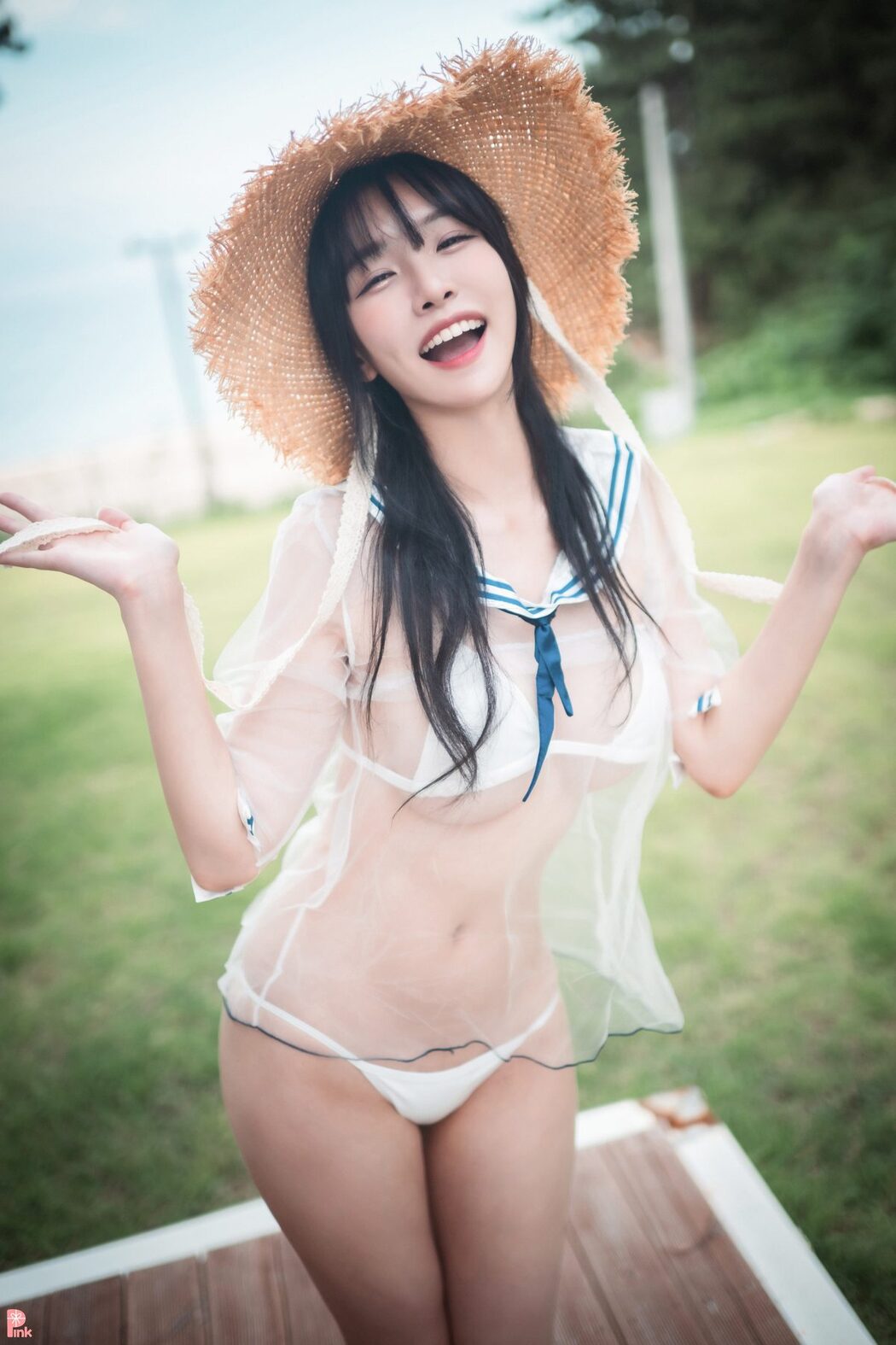 PINK Lee Ahrin – Bikini Day A