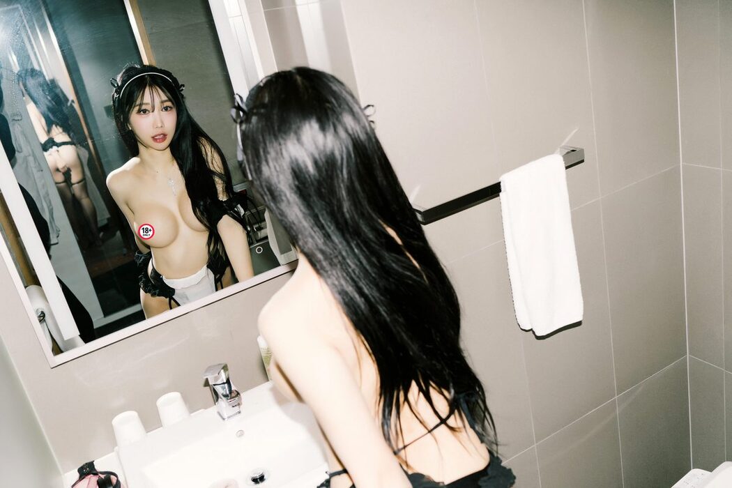 Moon Night Snap Yunjin – Hows Today