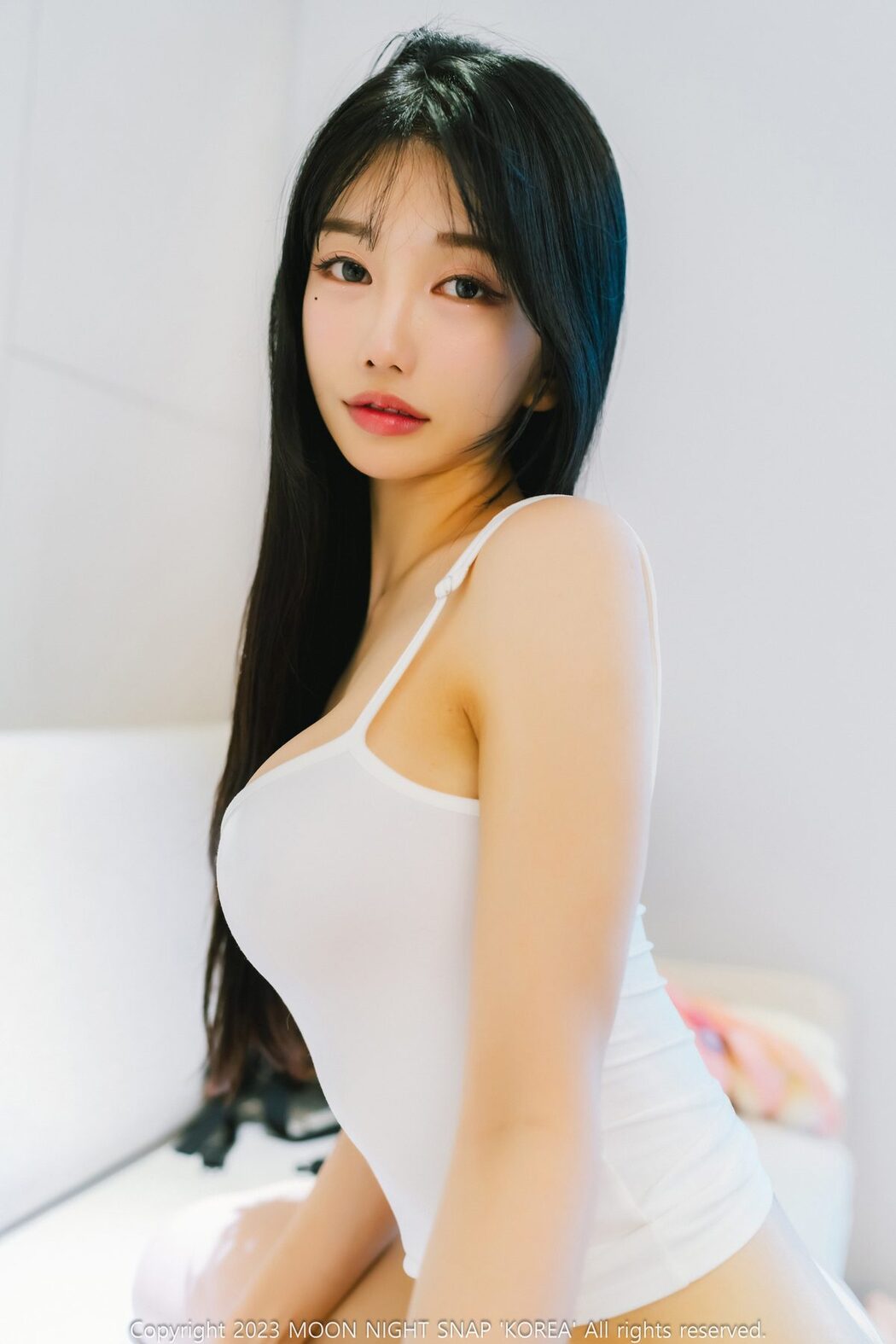 Moon Night Snap Yunjin – Yunjin Peeking