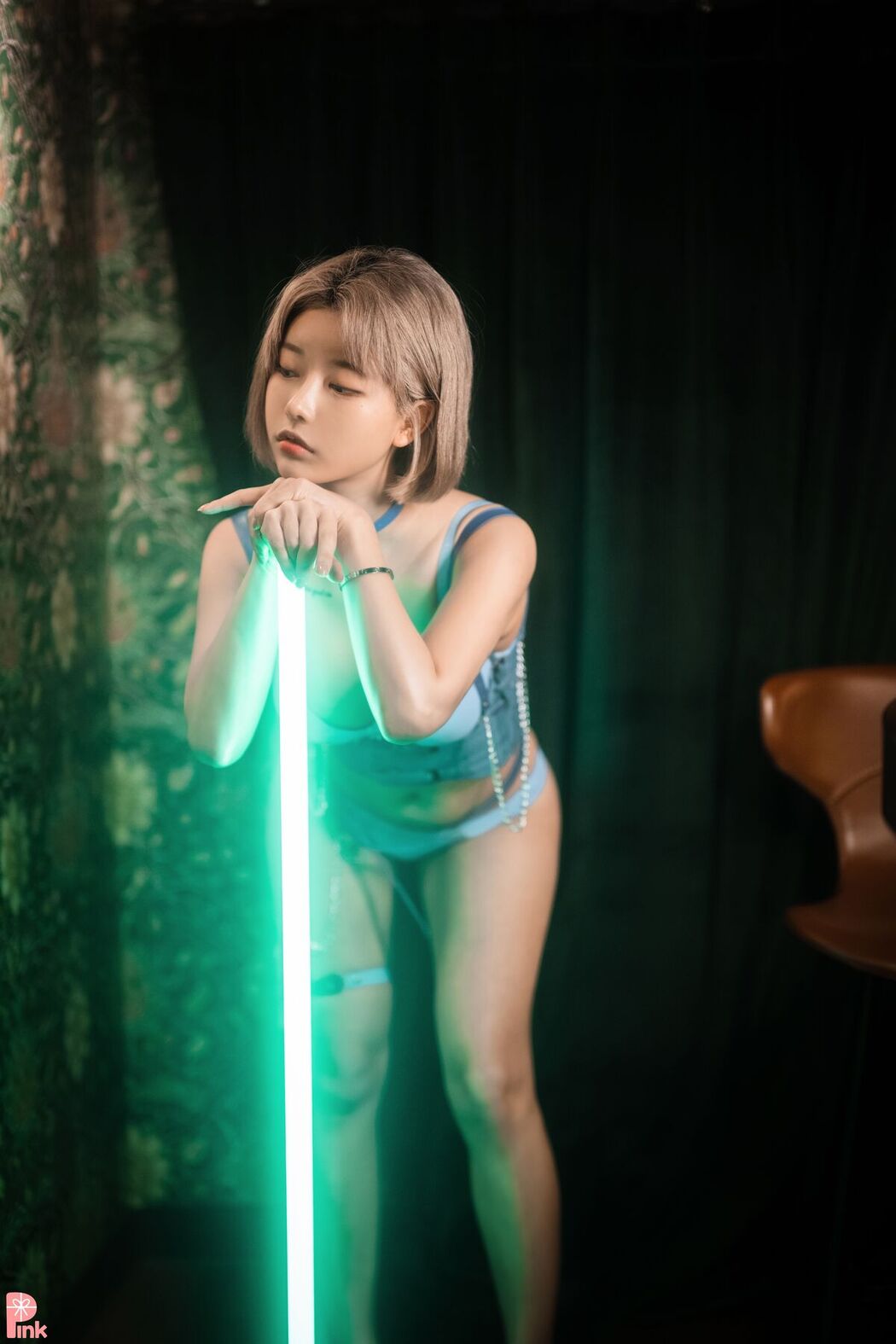PINK U.Hwa 은유화 – Secret Present No.02 A
