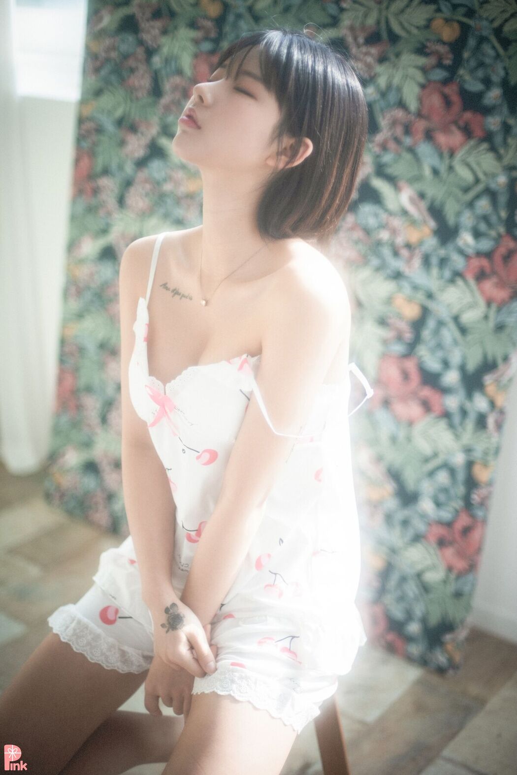 PINK U.Hwa 은유화 – Floral A