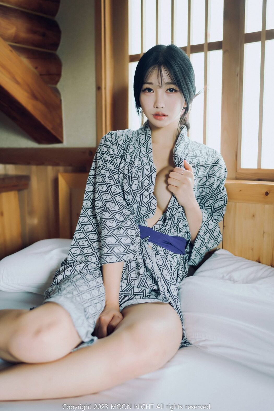 Moon Night Snap Yunjin – Digital Photobook S.Ver