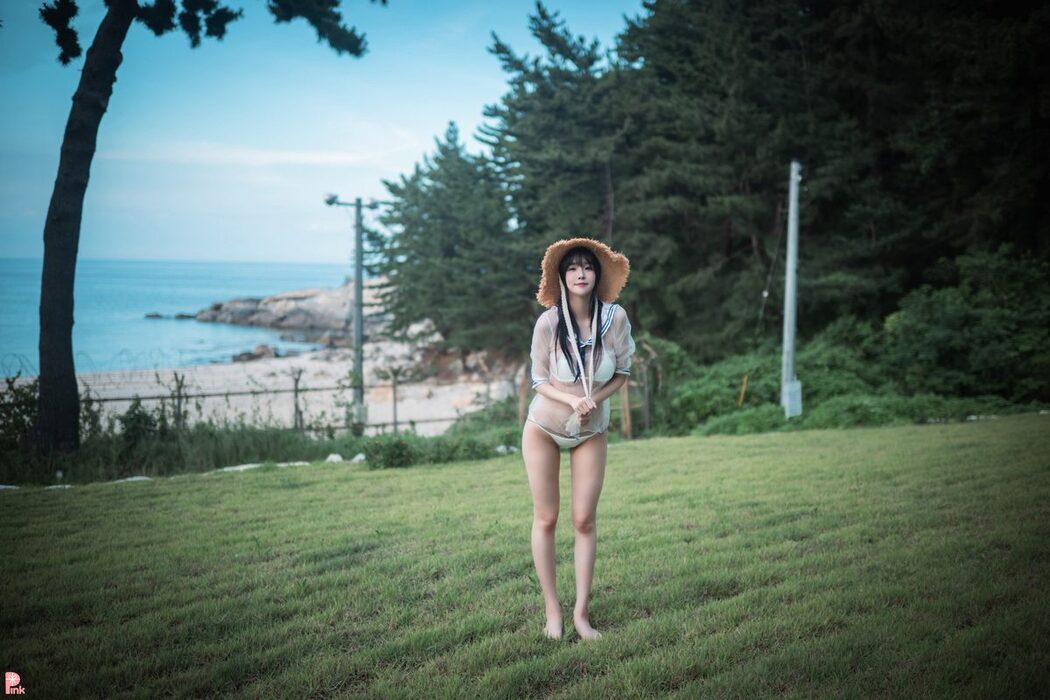 PINK Lee Ahrin – Bikini Day A