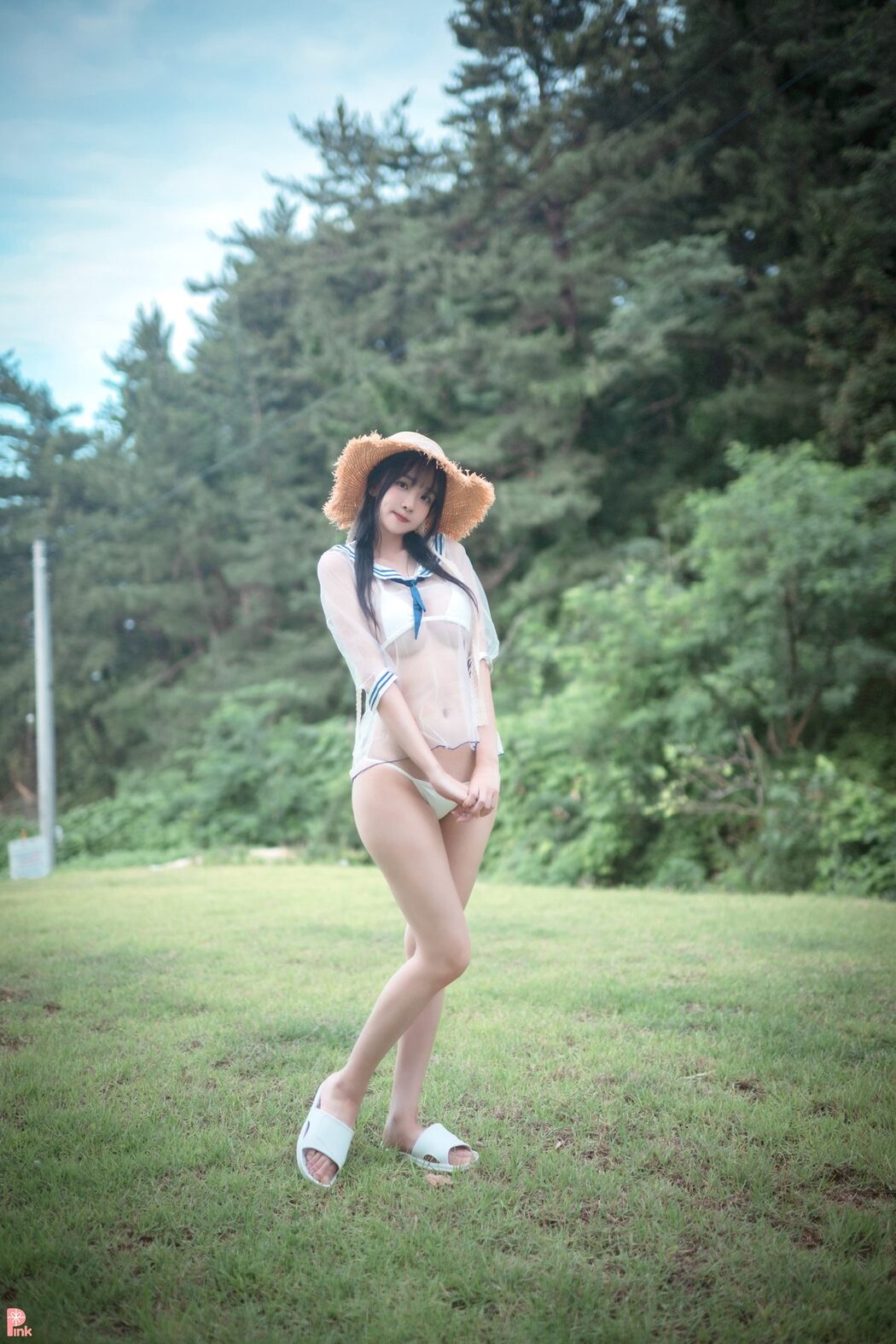 PINK Lee Ahrin – Bikini Day A