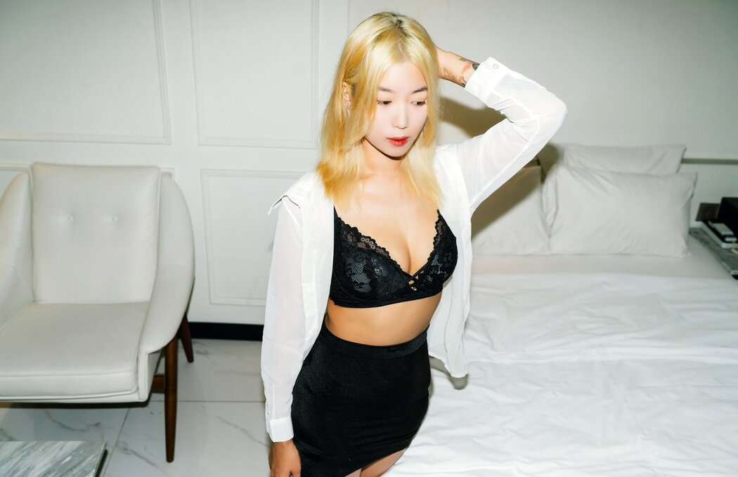 Moon Night Snap Seol Ah &#8211; Hot Debut Part1