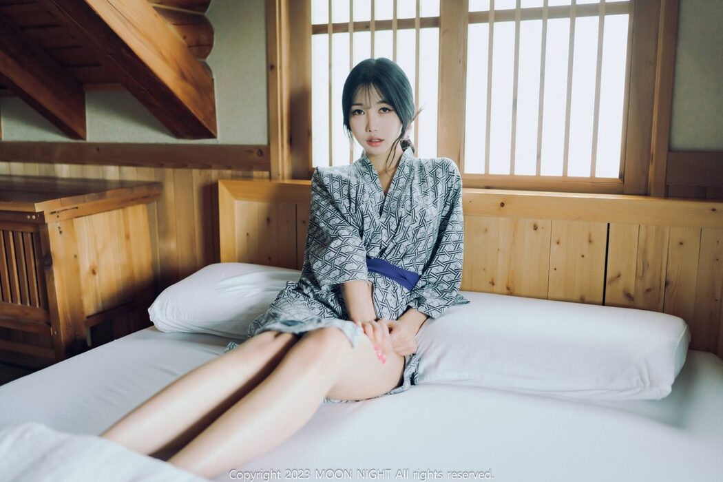 Moon Night Snap Yunjin – Digital Photobook S.Ver