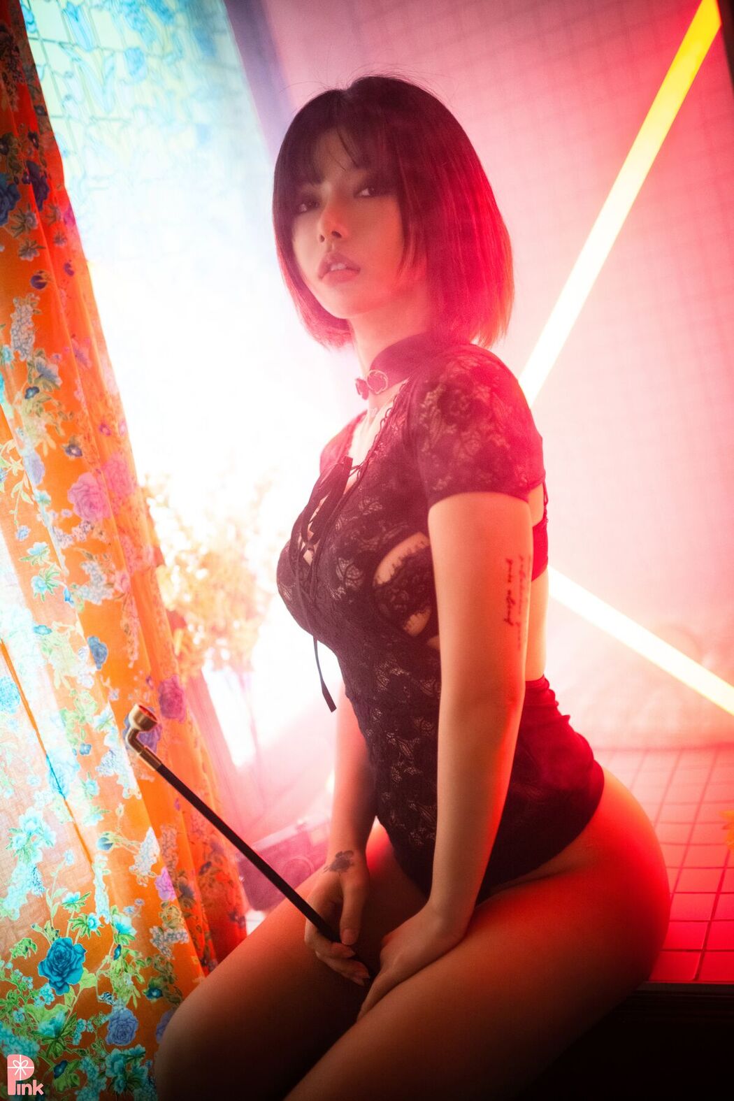 PINK U.Hwa 은유화 – Mood Black