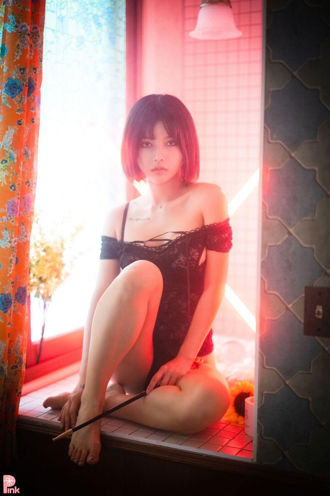 PINK U.Hwa 은유화 – Mood Black