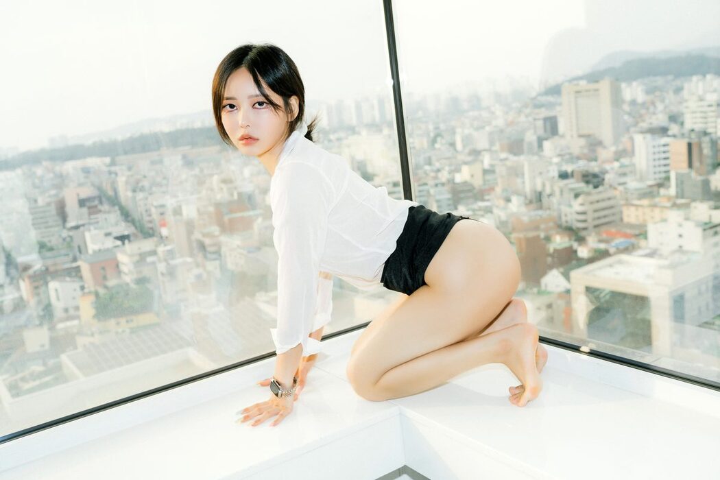 Moon Night Snap Jia – Secretary Girl