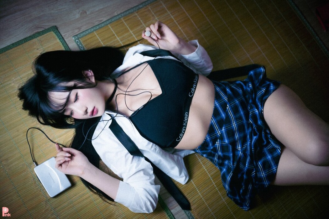 PINK RIBBON Jina – 지나의 교복 생활_Dark ver