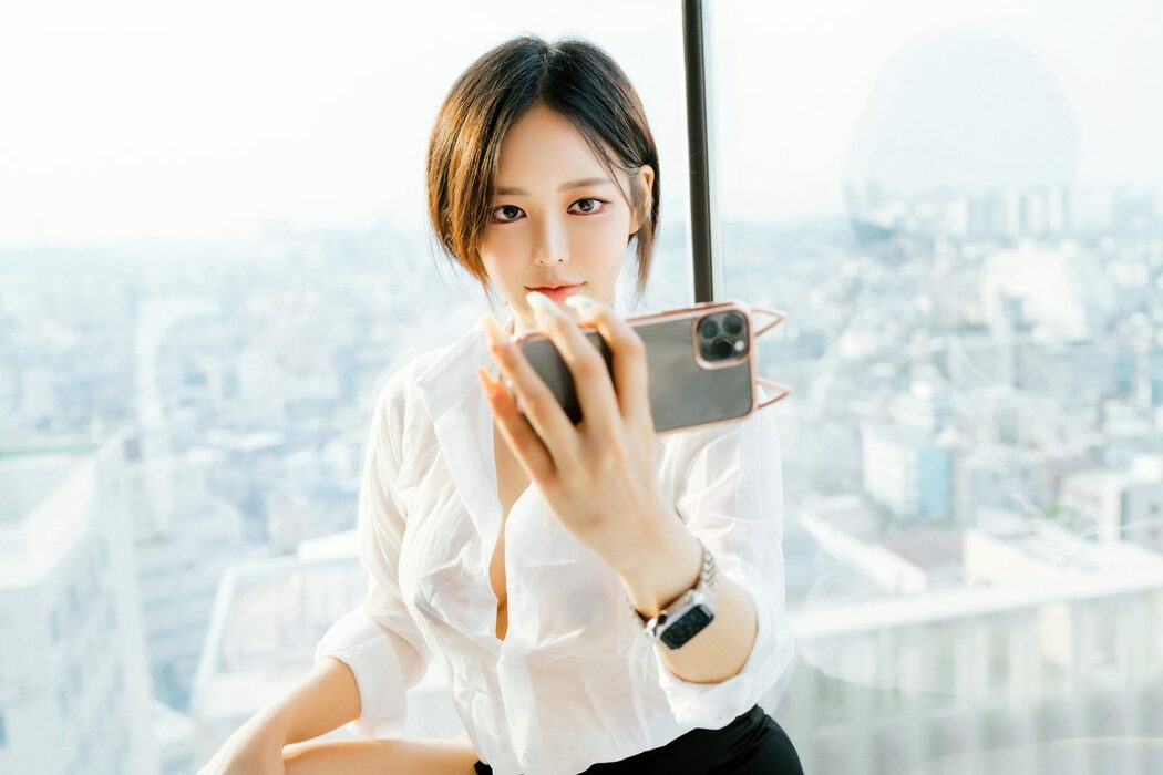 Moon Night Snap Jia – Secretary Girl