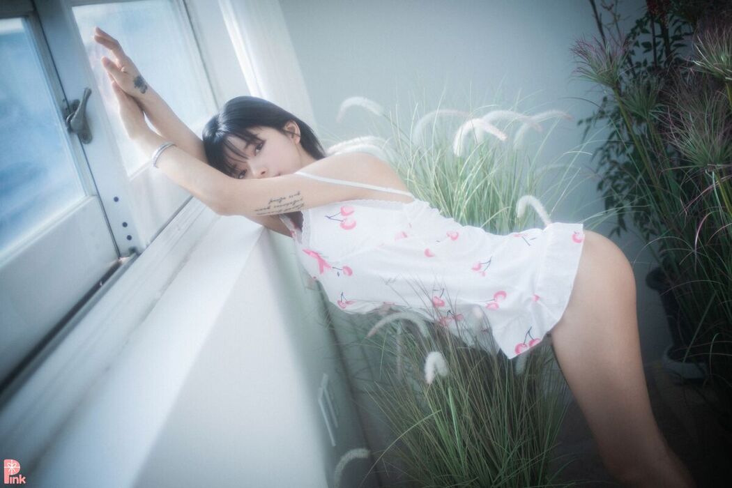 PINK U.Hwa 은유화 – Floral A
