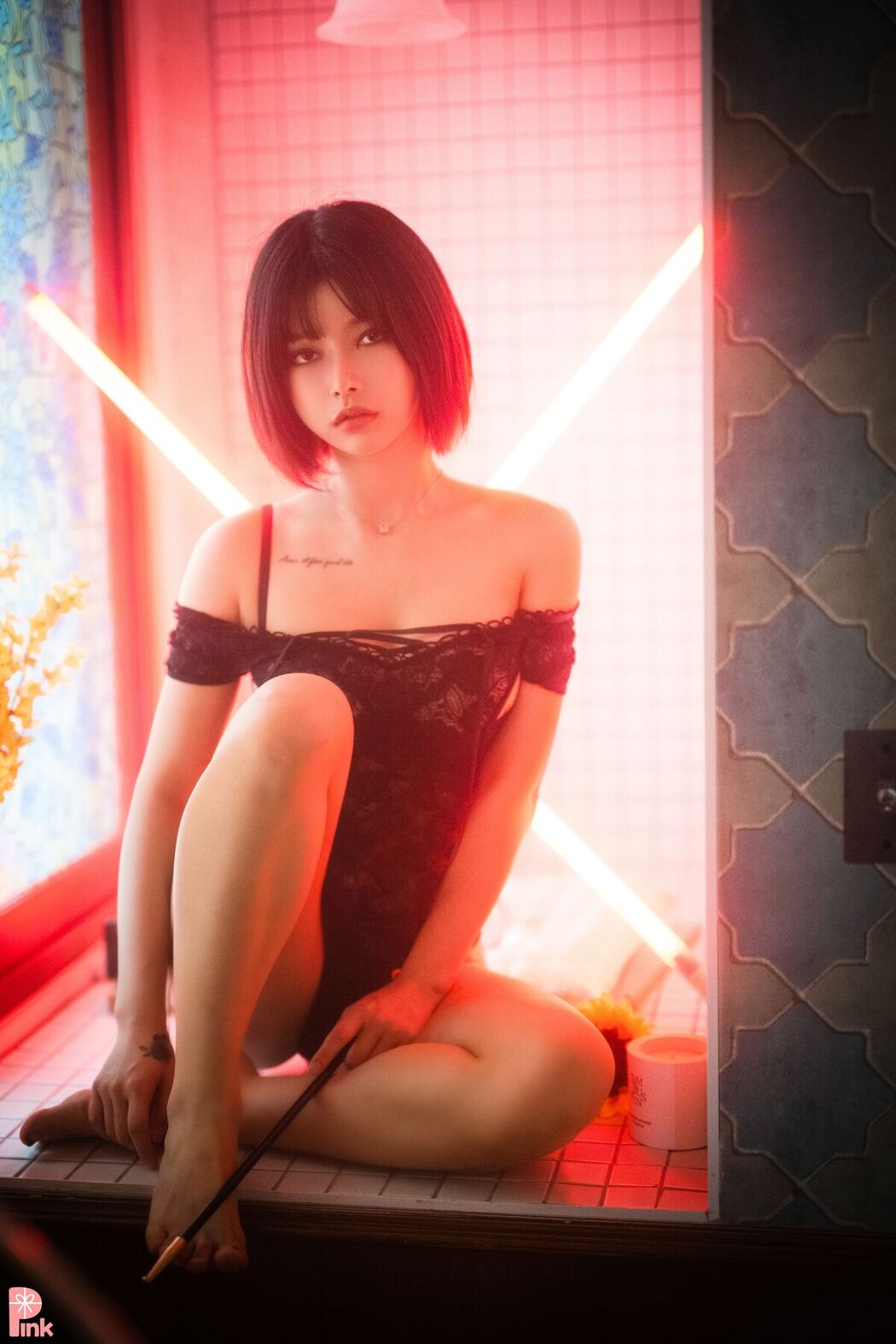 PINK U.Hwa 은유화 – Mood Black