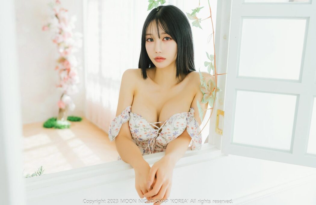 Moon Night Snap Yunjin – Cant Have You