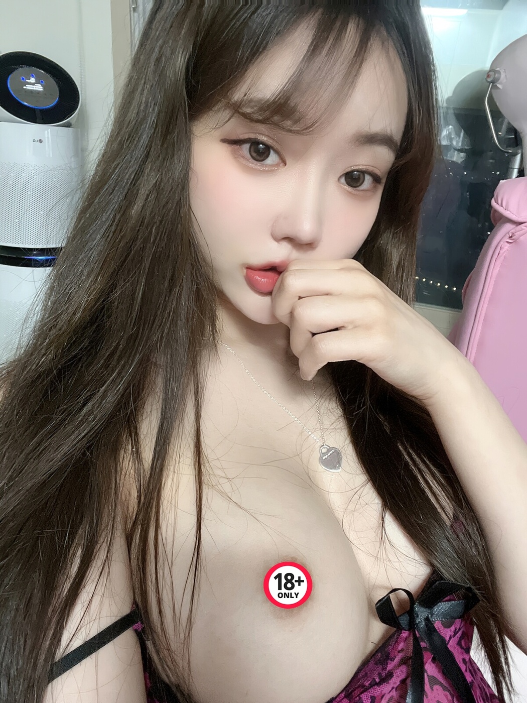 Moon Night Snap Jucy 쥬시 – On Top Of The Trampoline