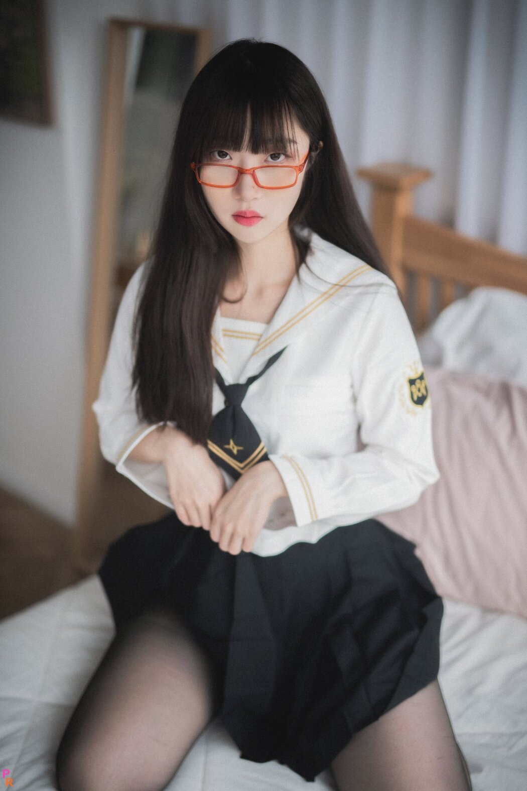 PINK Sin Na Rin – Come Here Slaves