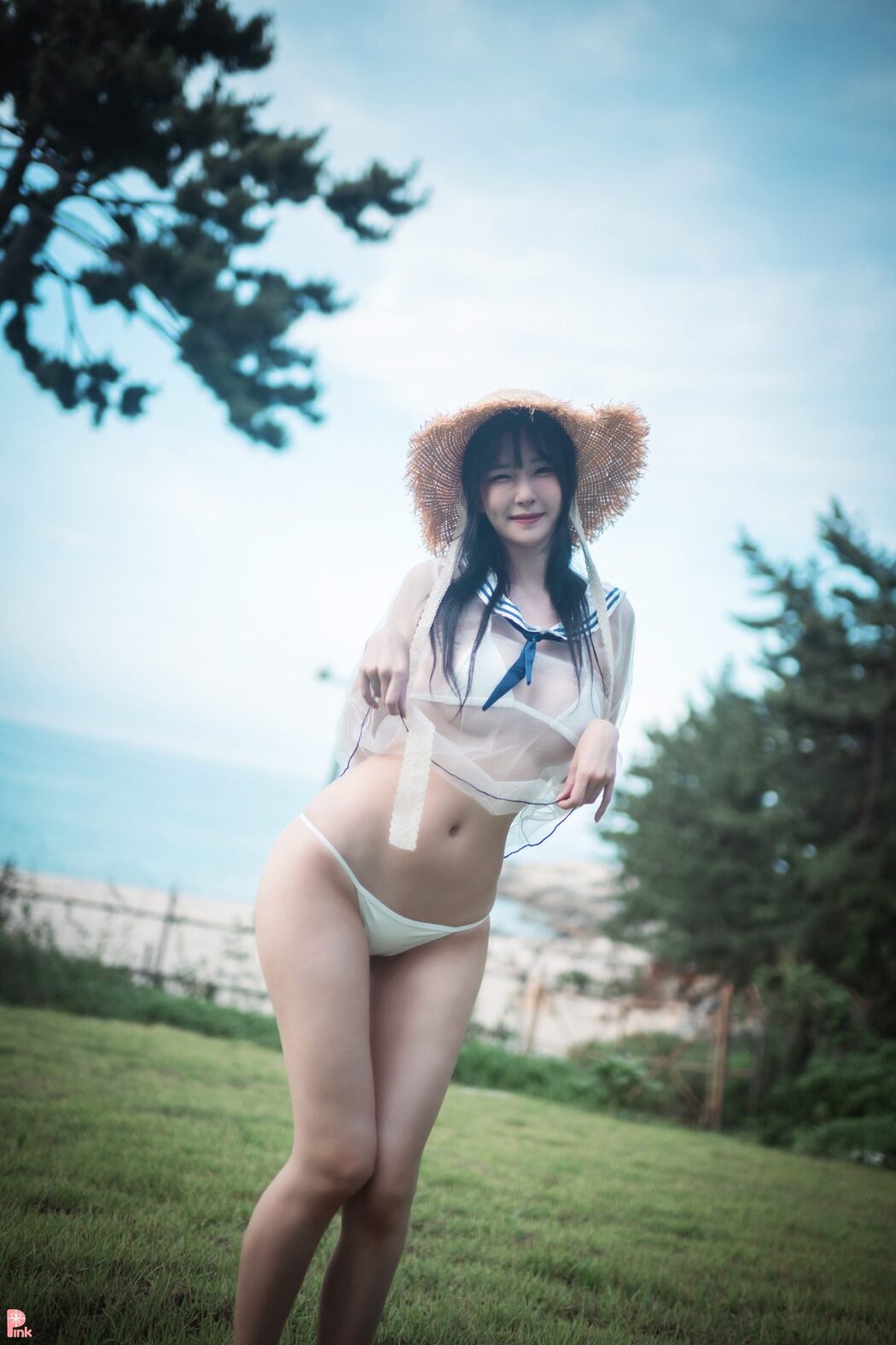 PINK Lee Ahrin – Bikini Day A