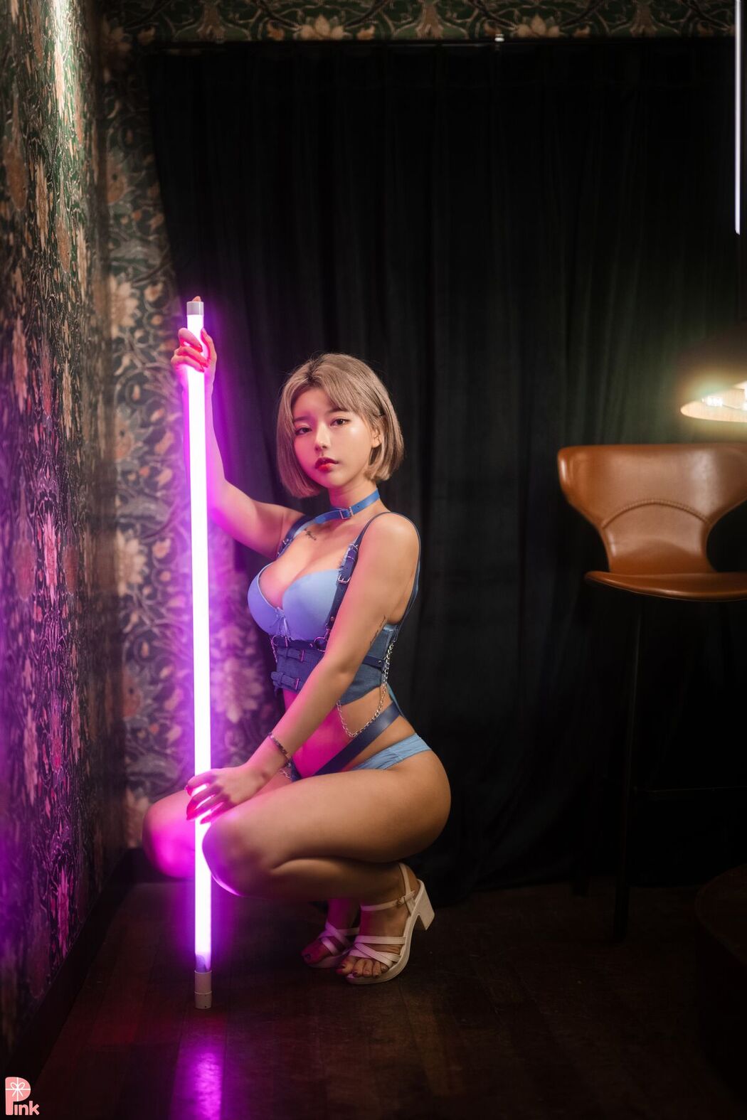 PINK U.Hwa 은유화 – Secret Present No.02 A