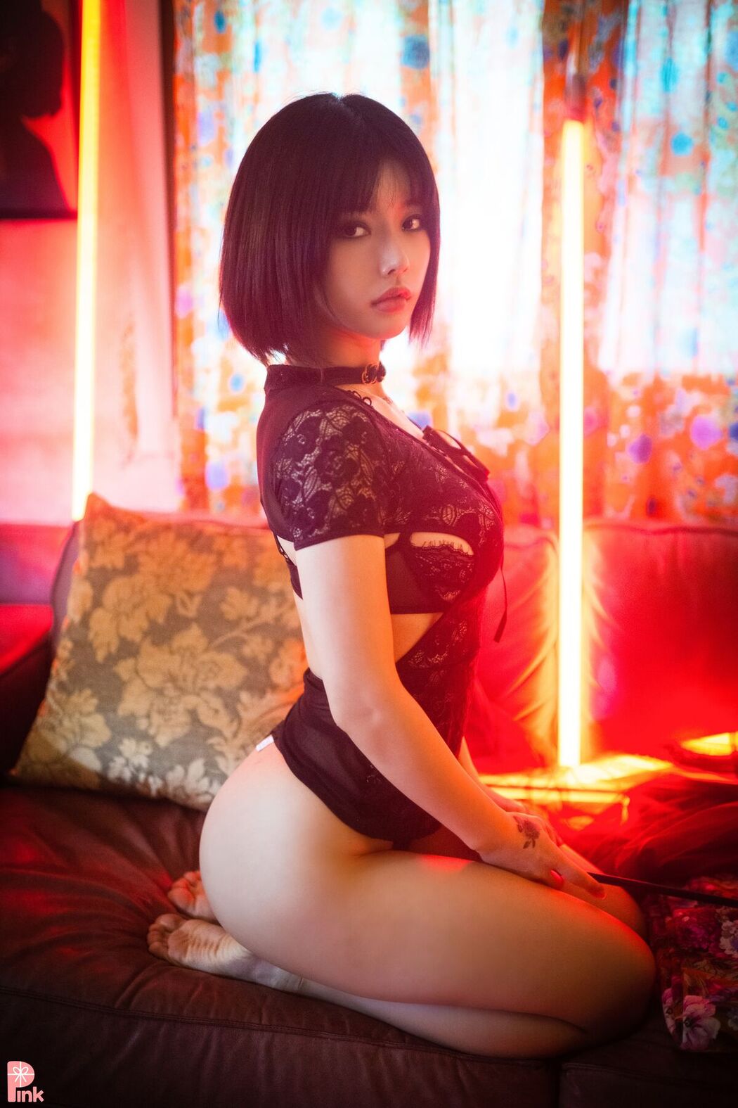 PINK U.Hwa 은유화 – Mood Black