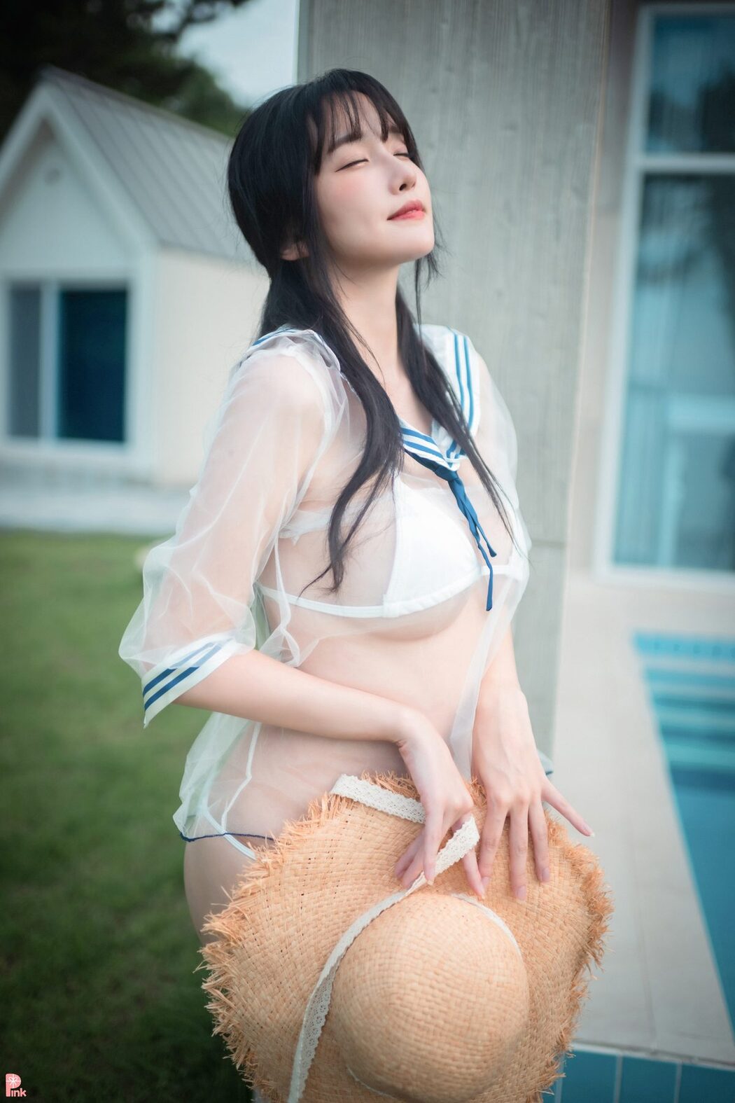 PINK Lee Ahrin – Bikini Day A