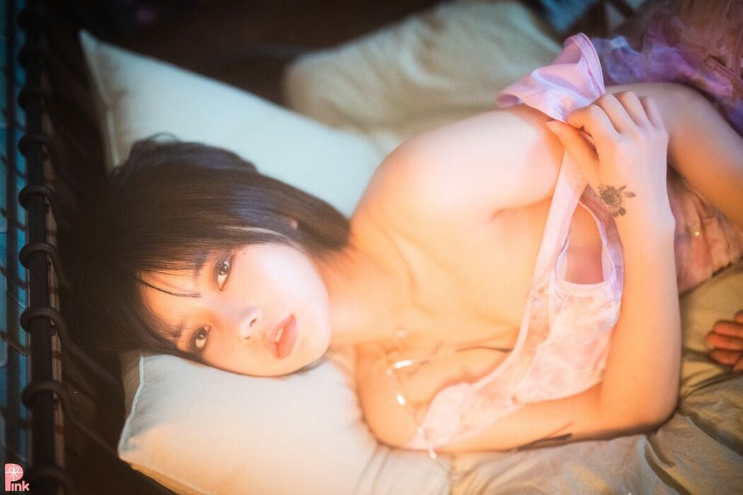 PINK U.Hwa 은유화 – Mood Pink