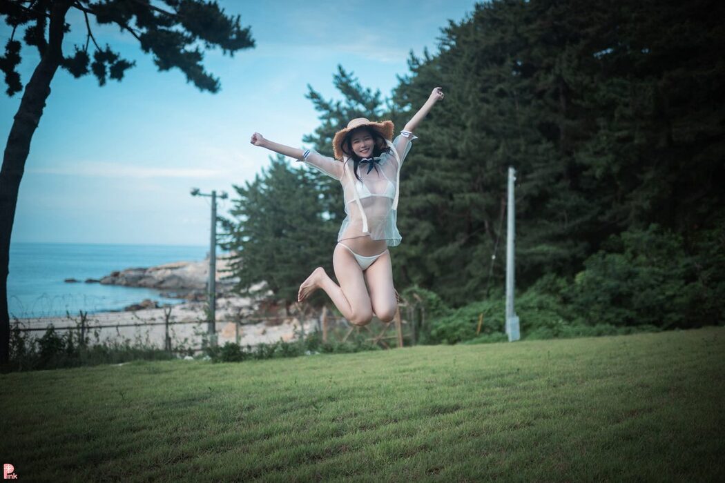 PINK Lee Ahrin – Bikini Day A