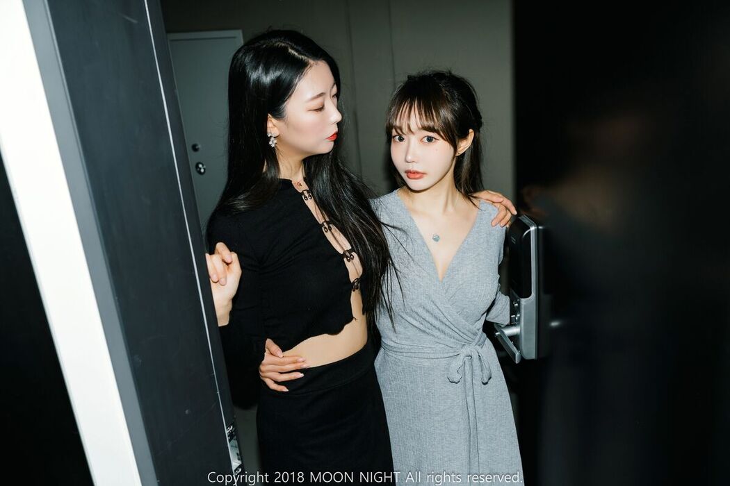 Moon Night Snap – Mona 모나 And Jucy 쥬시 – Loveholic Vol.2