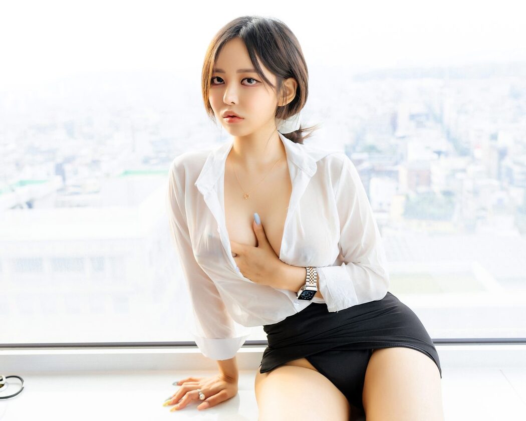 Moon Night Snap Jia – Secretary Girl